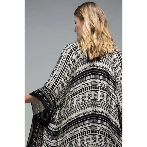 SOLD OUT Black Ethnic Print Tassel Fringe Kimono Coverup Wrap - Picture 4 of 7